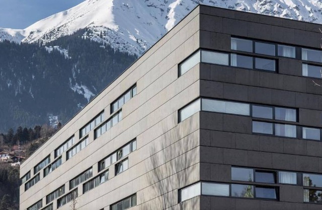 Single room with bath, WC - Austria Trend Hotel Congress Innsbruck