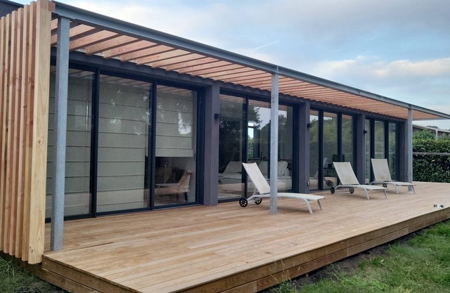 Single storey house (new housing) on wooded land. 8 minutes from the beaches.