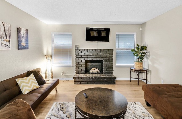 Single Story Pool Home! Newly Upgraded & Gorgeous!