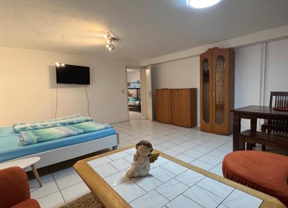 Sions große Ferienwohnung Ferienwohnung mit 3 Schlafzimmer, 2 km bis zum Europapark Rust