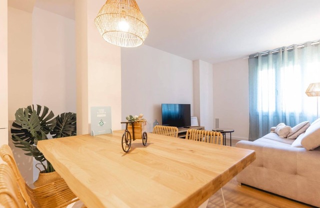 Sirenes - Holiday Apartment Rental in Girona | Bravissimo