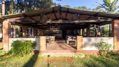 Sitio em Sarapui com piscina e lareira