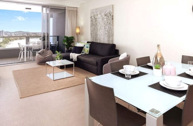 SK2 · Riverfire Views 3br ✮ Huge Balcony+2xC`Park+11ppl