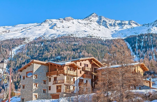 Ski aux pieds | Vues imprenables | Piscine + sauna