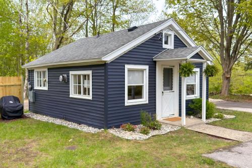 Ski, Hike and Explore Frankfort Cottage with Fire Pit