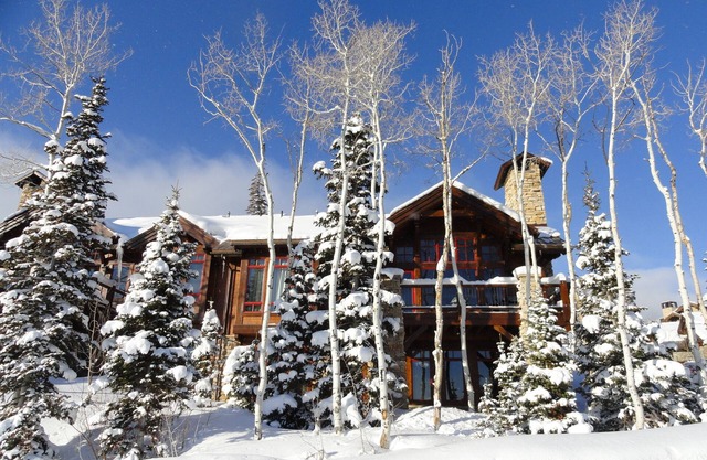 Ski in/Ski out, 20-mile Views, Holidays Avail! Huge Balcony, 4BD+Loft, Shuttle!