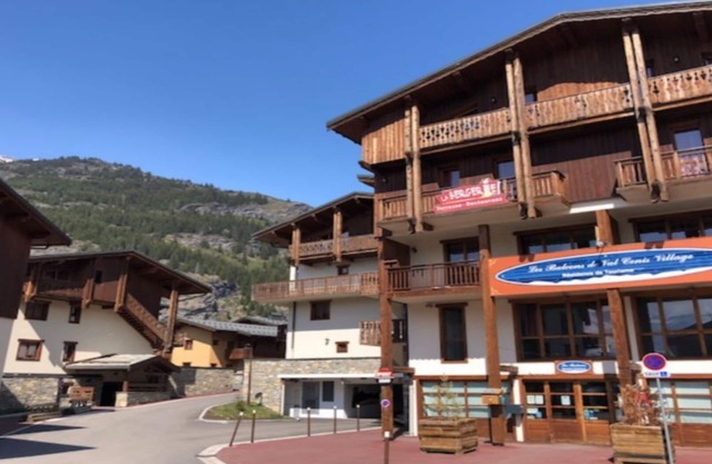 ski-in ski-out in 4 star residence with pool, sauna, hammam and fitness access