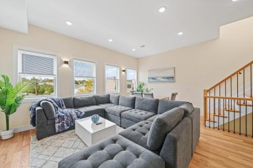 Sky High Retreat near NYC with Rooftop!