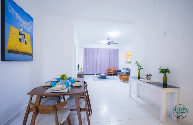 Sky Peak (9pax) ホームステイ @ JB City Homestay