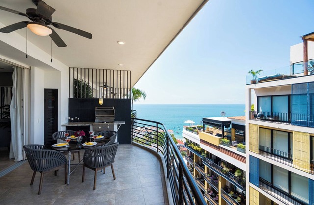 Skyline 2B - Amazing Views in the Romantic Zone-S602