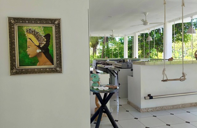 Skylodge B&B - Bali Jungle Retreat with Fine Dining & Eco Pool