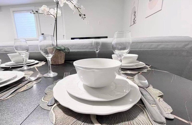 Sleek 1BR Near Langley Events Centre