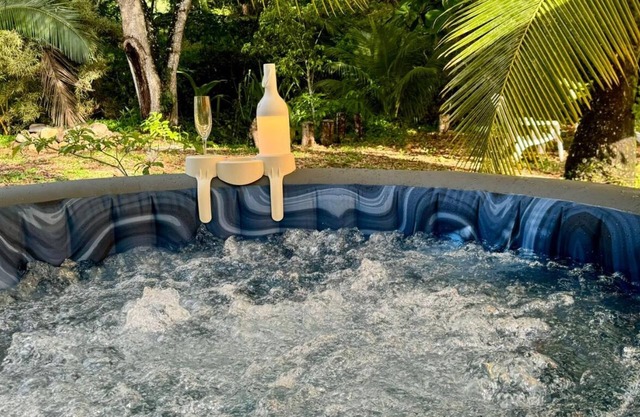 Sleep in a bubble in an unusual accommodation in Martinique!