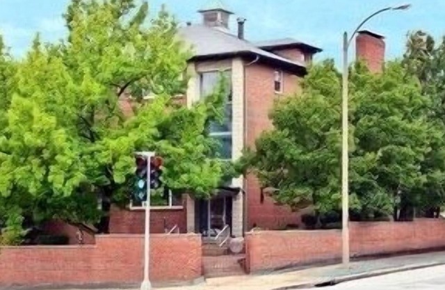 Sleep up to 14 in Massive Centrally Located 3,400 sqft condo