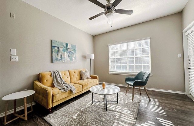 Sleepover Modern 1BD/1BA + Gym Corpus Christi