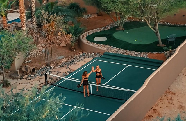 Sleeps 25 Heated Pool and Spa Pickleball Court