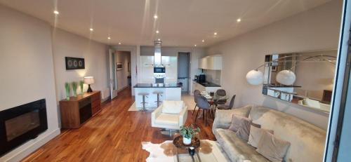 Slick & Stylish - Large 1Bd in Heart of Cork City
