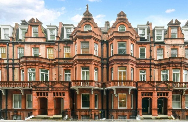 Sloane Square Private suite in luxury flat