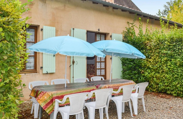 Small and well-kept cottage in Limeuil with room for 5 people.