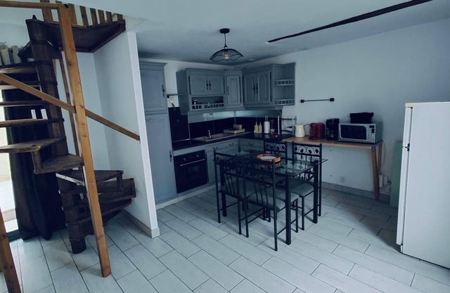 Small gite in the center of Montbazon, close to shops and the donjon.