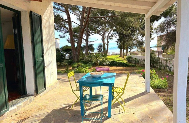 Small villa at seafront and 10 min walk from Carloforte