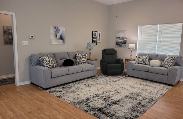 Snowbirds! Big Discount on Monthly Rental of Spacious 3/2 Bay St. Louis House