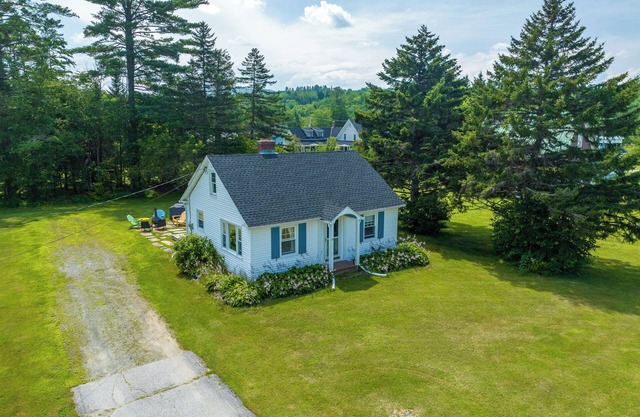 So Close to Franconia Notch and all the Beauty it offers; Single Family Home!