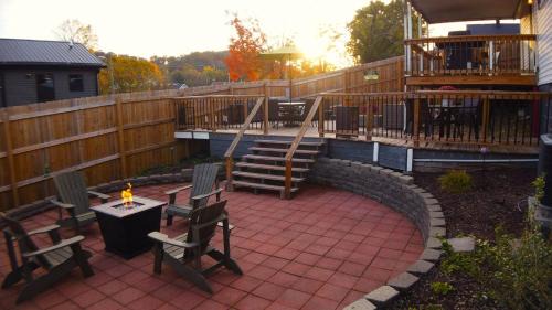 Soak Stroll 2 State St Casino Firepit Dogs OK