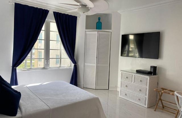 SOBE OCEAN VIEW OCEAN DR charming studio -316