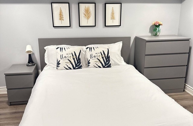 Soft landing spot | Relaxed basement hideout