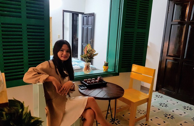 Soha - 2BR E NTIRE balcony FLAT in the Central Hanoi