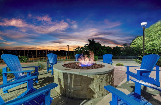 Soka Suites Dallas - Las Colinas