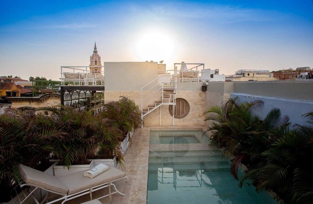 Sol De Alba - Old City 13 Bdr 14.5 Baths Pool Rooftop Bar Staff