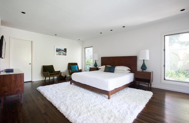 Solar Drive by Onefinestay