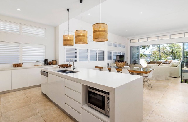 Soldiers Point Style and Sophistication - Luxury Home close to Bannisters
