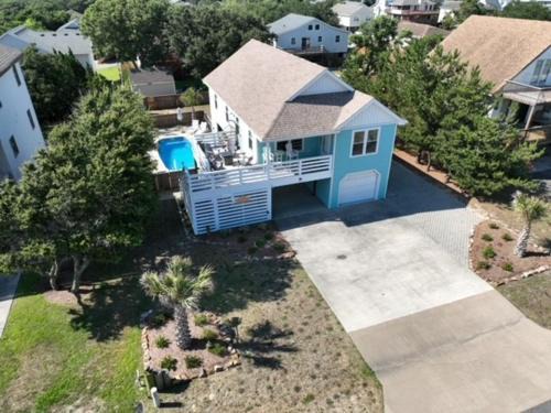 Somewhere On A Beach - 4 bedroom -Private Pool - Hot Tub - Fire Pit - Game Room - Horseshoe Pits - Walk to beach, Sound, arcade and go carts!