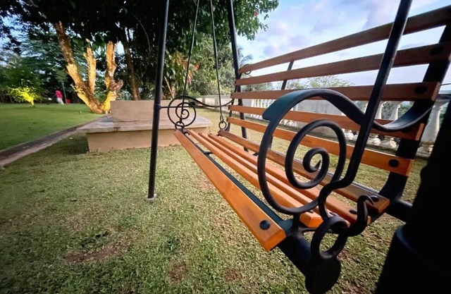 Soothing Homestay with AC in Polgahamulla