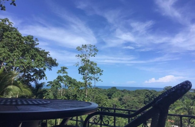 Soothing villa with AC in Cahuita