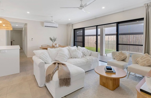 Soul Villa - Three Bedroom Modern Home - Trinity Beach