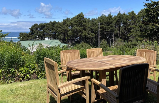 South Beach Beach Cottage with Ocean Views