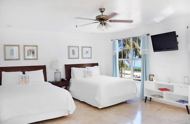 South Florida Escape! Walk to Versace Mansion and Lummus Park
