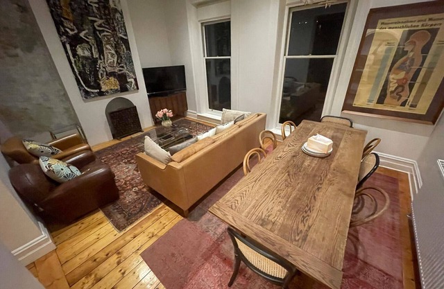 South Melbourne Terrace on Emerald Hill Luxe accommodation,parking walk to CBD