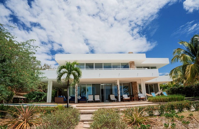 Southern Dream Luxury beach-front villa