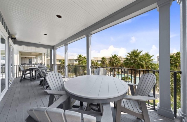 Southern Exposure | Balcony