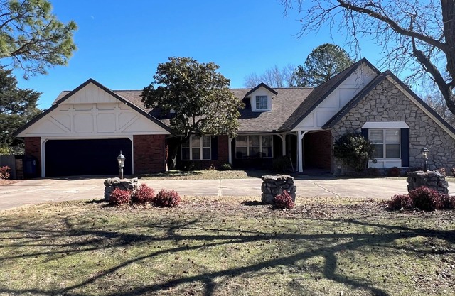 Southern Hills Home in Tulsa a Spacious 3+ BR Cozy, Golf, Hospital ORU Rhema