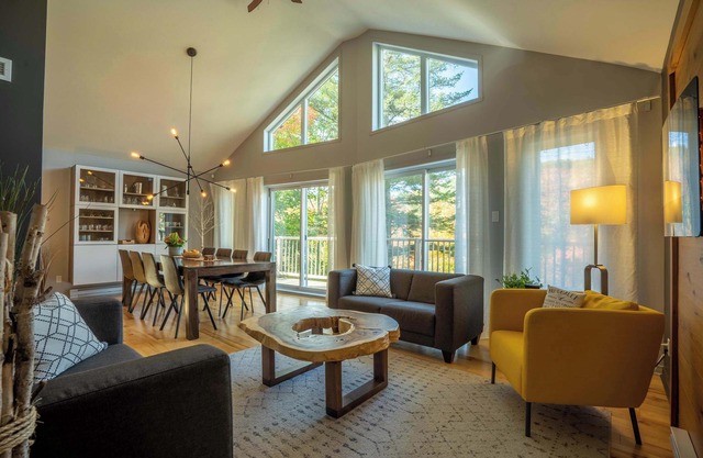 Spa and Pool Table - Le Picasso