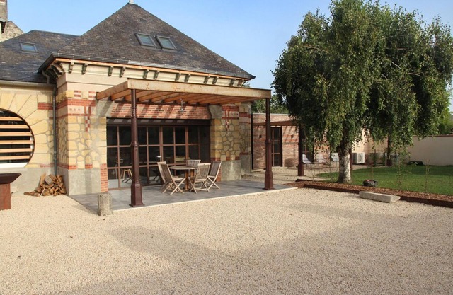 Spa Privé Intérieur, Jardin Clos, Proche Chinon et Fontevraud, Tout Confort, Non-Fumeur