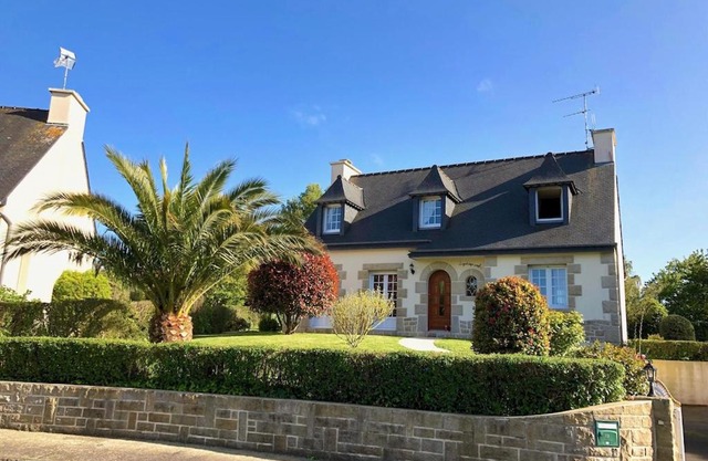 Spacieuse maison typique pour 10 personnes Vue mer plage à 10 minutes à pied- idéale pour des vacances ou un weekend en famille ou entre amis