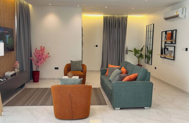 Spacious 1-bedroom home with WiFi, AC, Games, Patio & More