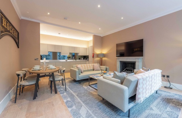 Spacious 2-Bed on Wemyss Place- Walk to Princes St, Pet-Friendly, Sleeps 5